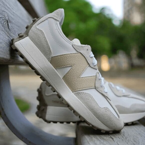 New Balance 327 Women's Casual Sneakers Shoes White Sandstone Logo various sizes - Picture 1 of 16